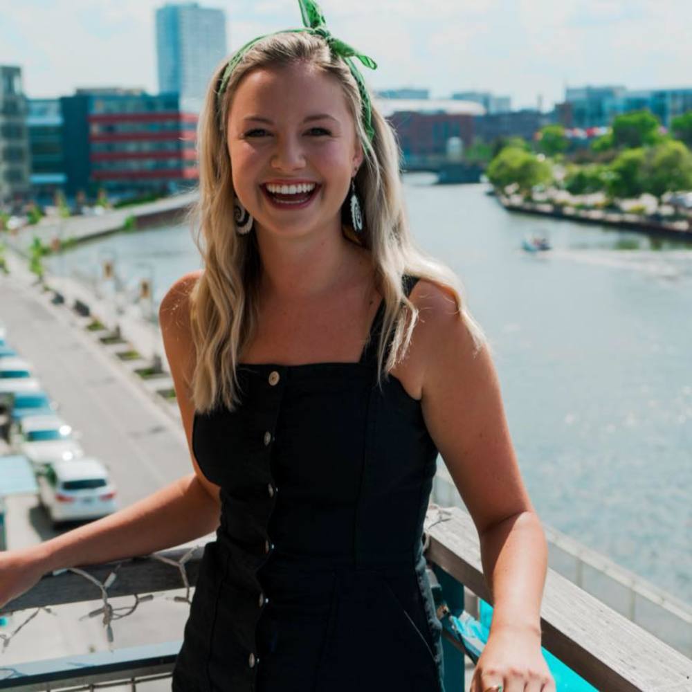 Meet your Posher, Madeleine